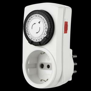 Timer meccanico giornaliero da 48 programmi con presa schuko da 2300w con interruttore manuale on/off 58114