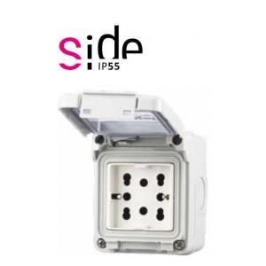 Contenitore ip55 2 moduli completo di presa side 4b.ip55.h21