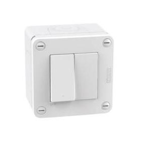 Scatola  matixgo ip40 2 moduli con interruttore e falso polo - 28402w1